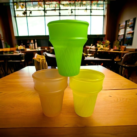 Vintage Libbey Frosted Ice Cream Cone Design Glasses/Cups - Picture 2 of 5